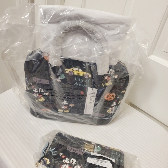 NWT Disney Dooney & Bourke Mickie & Minnie New York City Zip Satchel, Wa… - Picture 8 of 10